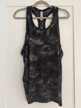 Athleta Ultimate Train Tank in Black and Gray Camo | Size XLarge